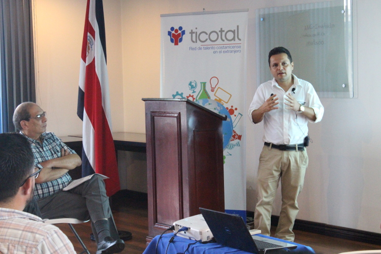 Dr. Helven Naranjo imparte conferencia en la ANC