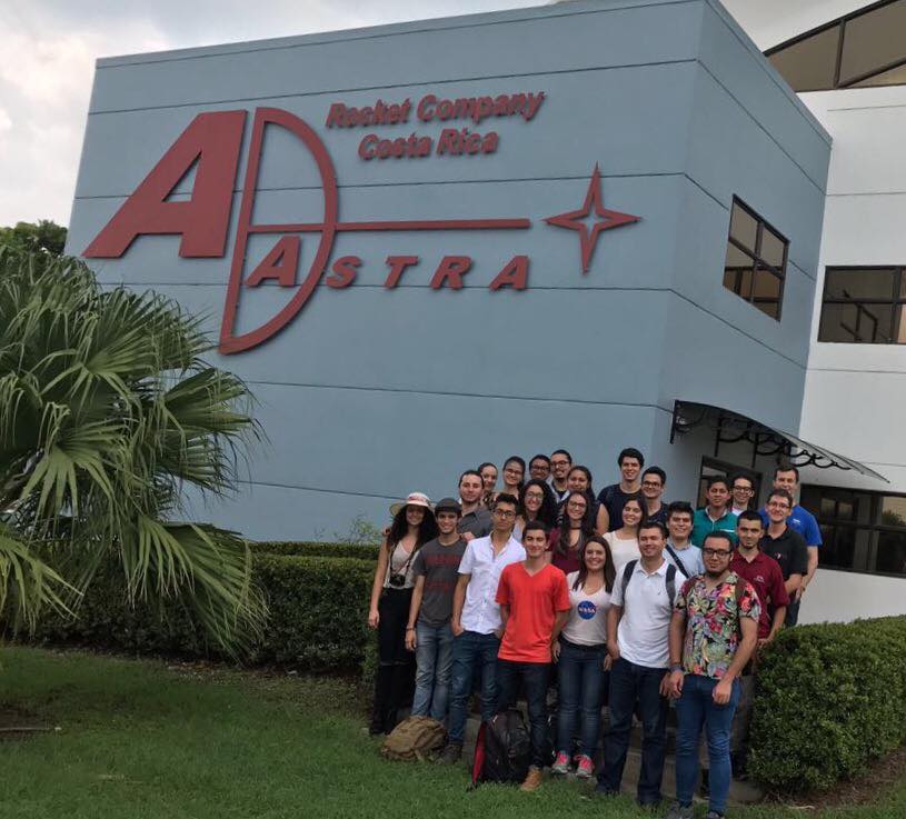 ESTUDIANTES UNIVERSITARIOS VISITAN AD ASTRA ROCKET Y UNIVERSIDAD EARTH